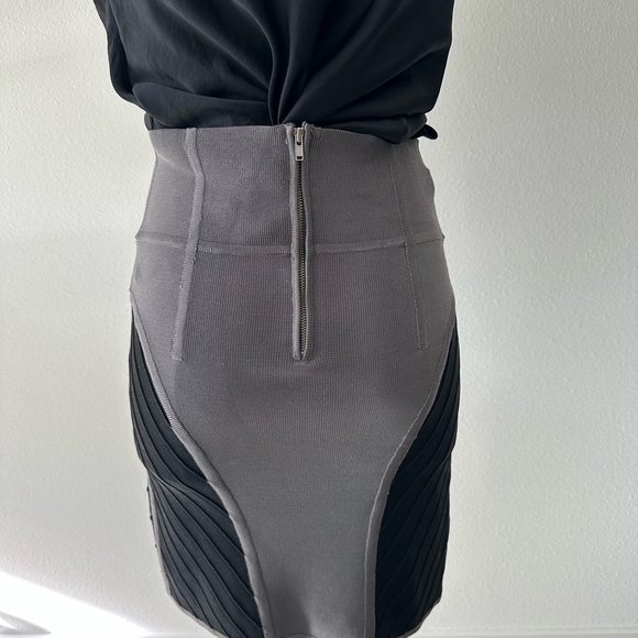 ARITZIA Wilfred Women’s High-waisted Knitted Metallic Pencil Skirt - Picture 2 of 3